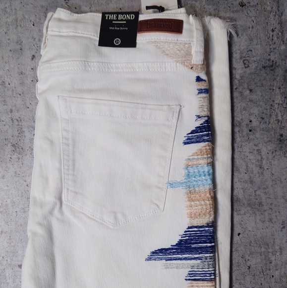 BlankNYC Cream Embroidered Jeans - Picture 7 of 10